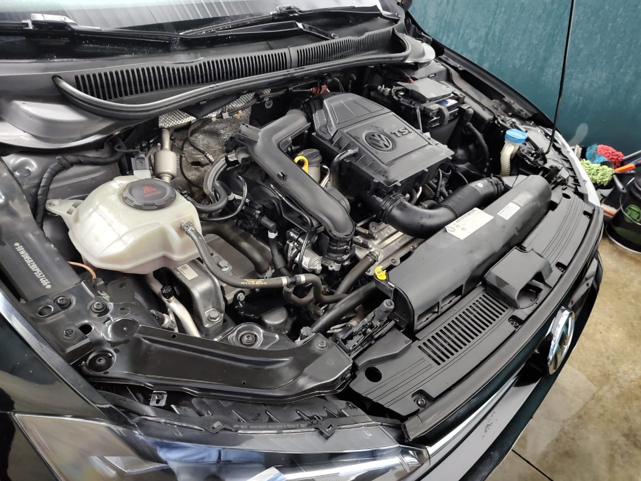 motor apos lavagem automotiva detalhada